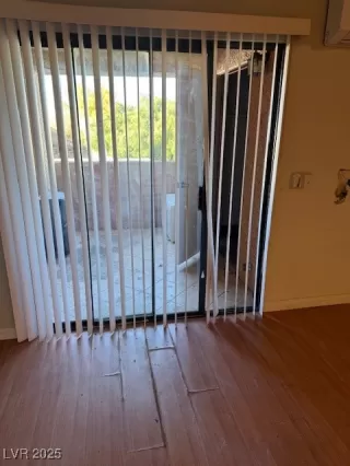 Photo #3: 2737733 Listing 