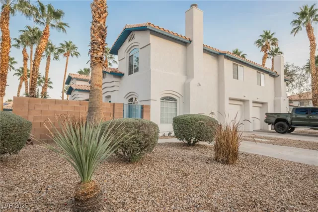 MLS: 2737784 Condo For Sale