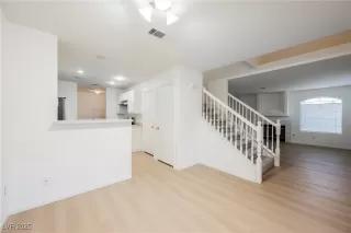 Photo #5: 2737784 Listing 