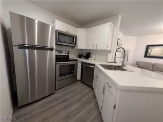 Photo #1: 2737794 Listing 