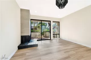 Photo #2: 2737799 Listing 