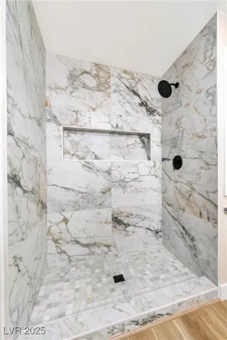 Photo #6: 2737799 Listing 