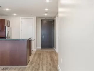 Photo #5: 2737808 Listing 