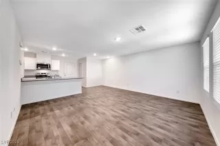 Photo #4: 2737825 Listing 