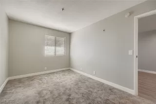 Photo #5: 2737834 Listing