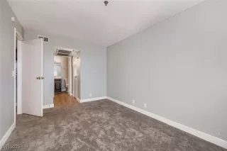 Photo #6: 2737834 Listing