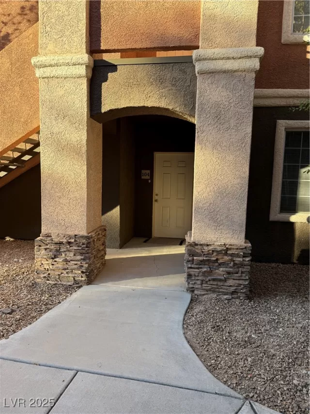 MLS: 2737902 Condo For Sale