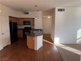 Photo #1: 2737912 Listing 