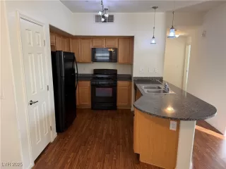 Photo #4: 2737912 Listing 