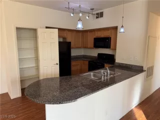 Photo #5: 2737912 Listing 