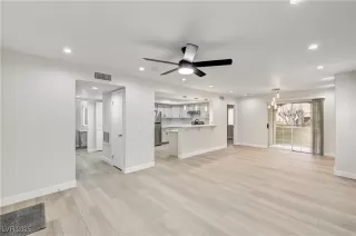 Photo #2: 2737932 Listing