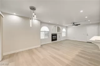 Photo #4: 2737932 Listing