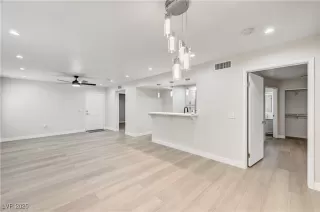 Photo #6: 2737932 Listing