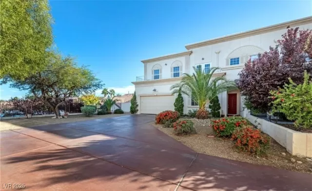 MLS: 2737960 Condo For Sale