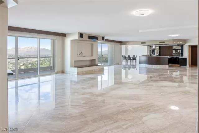 MLS: 2737973 Condo For Sale