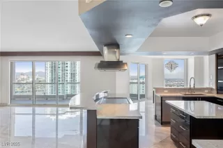 Photo #2: 2737973 Listing