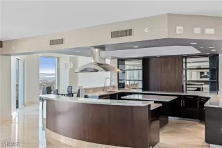 Photo #3: 2737973 Listing