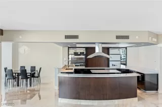 Photo #4: 2737973 Listing