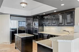 Photo #6: 2737973 Listing