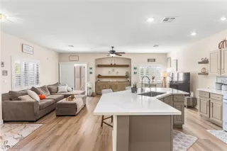 Photo #5: 2737991 Listing 