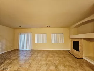 Photo #2: 2738001 Listing