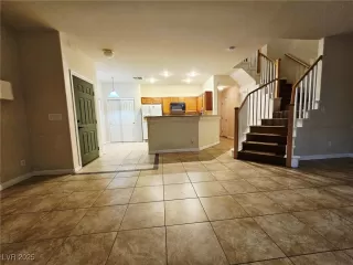 Photo #5: 2738001 Listing