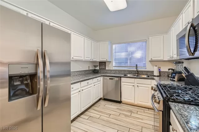 MLS: 2738016 Condo For Sale