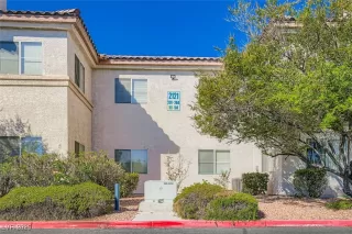 Photo #3: 2738021 Listing 