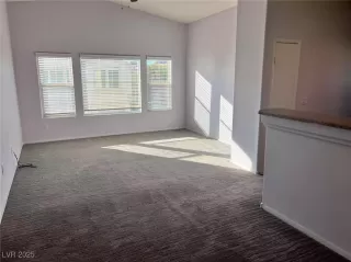 Photo #2: 2738024 Listing 