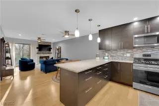 Photo #4: 2738031 Listing 