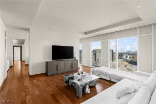 Photo #1: 2738038 Listing