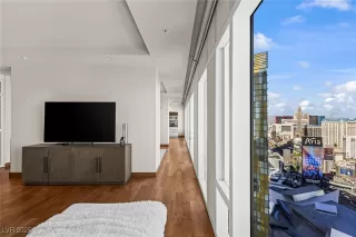 Photo #4: 2738038 Listing