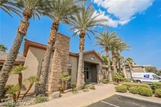 Photo #4: 2738055 Listing 