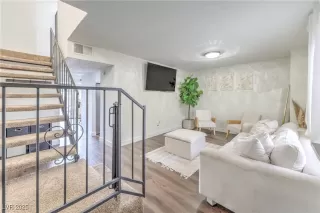 Photo #4: 2738064 Listing 