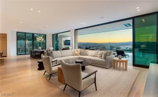 Photo #3: 2738070 Listing 