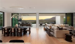 Photo #5: 2738070 Listing 