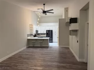 Photo #1: 2738087 Listing 