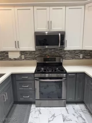 Photo #3: 2738087 Listing 