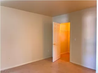 Photo #3: 2738088 Listing 