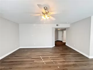 Photo #5: 2738109 Listing 