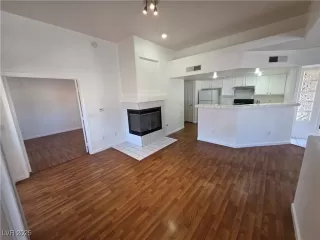 Photo #1: 2738110 Listing 