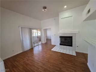 Photo #4: 2738110 Listing 