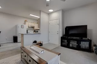 Photo #1: 2738112 Listing 