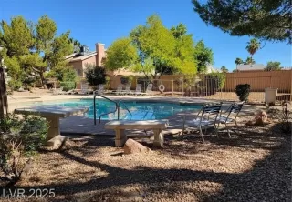 Photo #3: 2738112 Listing 