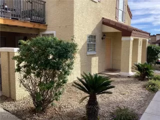 Photo #4: 2738126 Listing