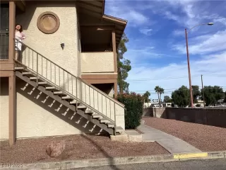 Photo #3: 2738127 Listing 