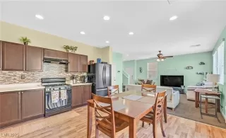 Photo #1: 2738131 Listing 