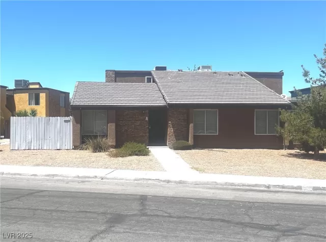 MLS: 2738136 Condo For Sale