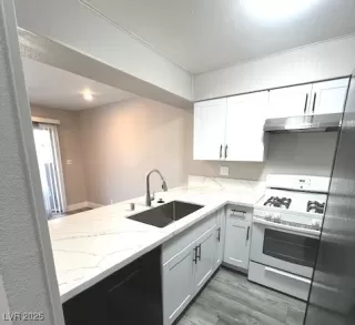 Photo #1: 2738136 Listing 