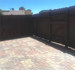 Photo #4: 2738136 Listing 